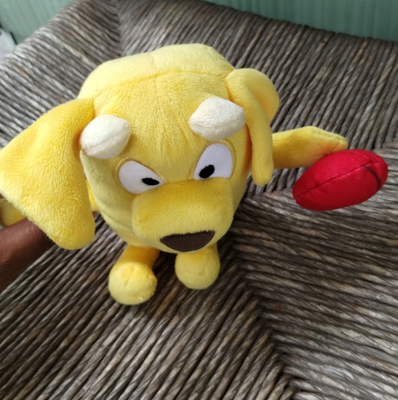 Bluey & Friends Lucky 7" Plush with Football - Picture 7 of 13